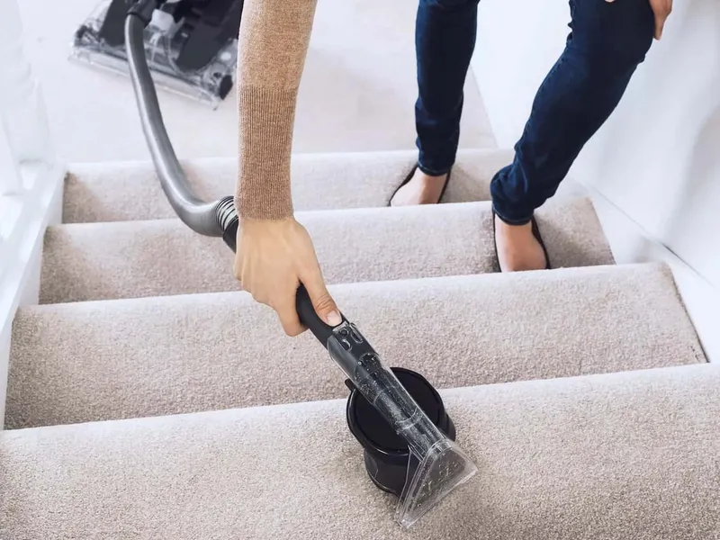 Cleaning stair carpet