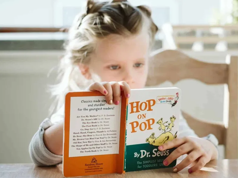 Child reading hop on pop
