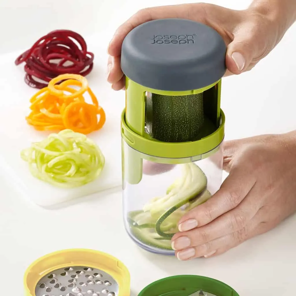 Budget hand-operated spiralizer