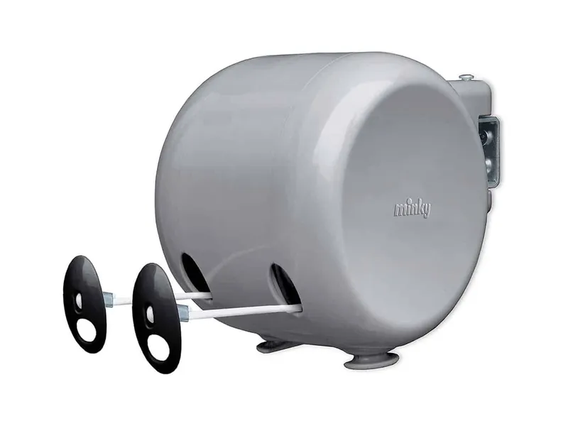 Retractable clothes line