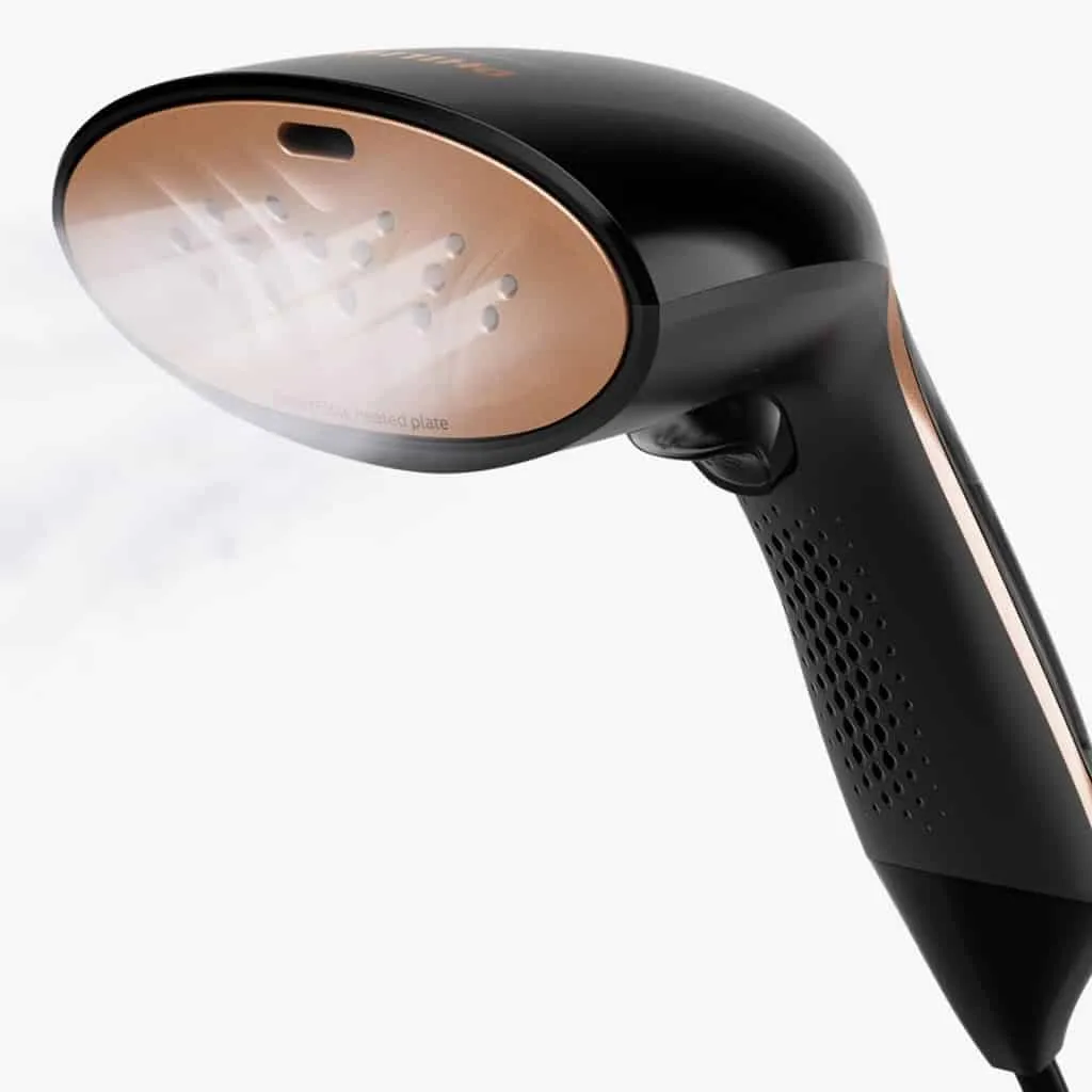 Portable garment steamer