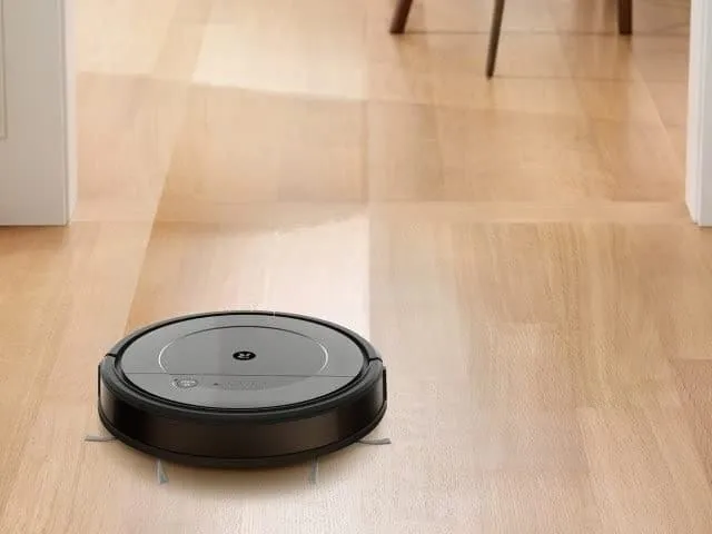 Robot vacuum cleaner