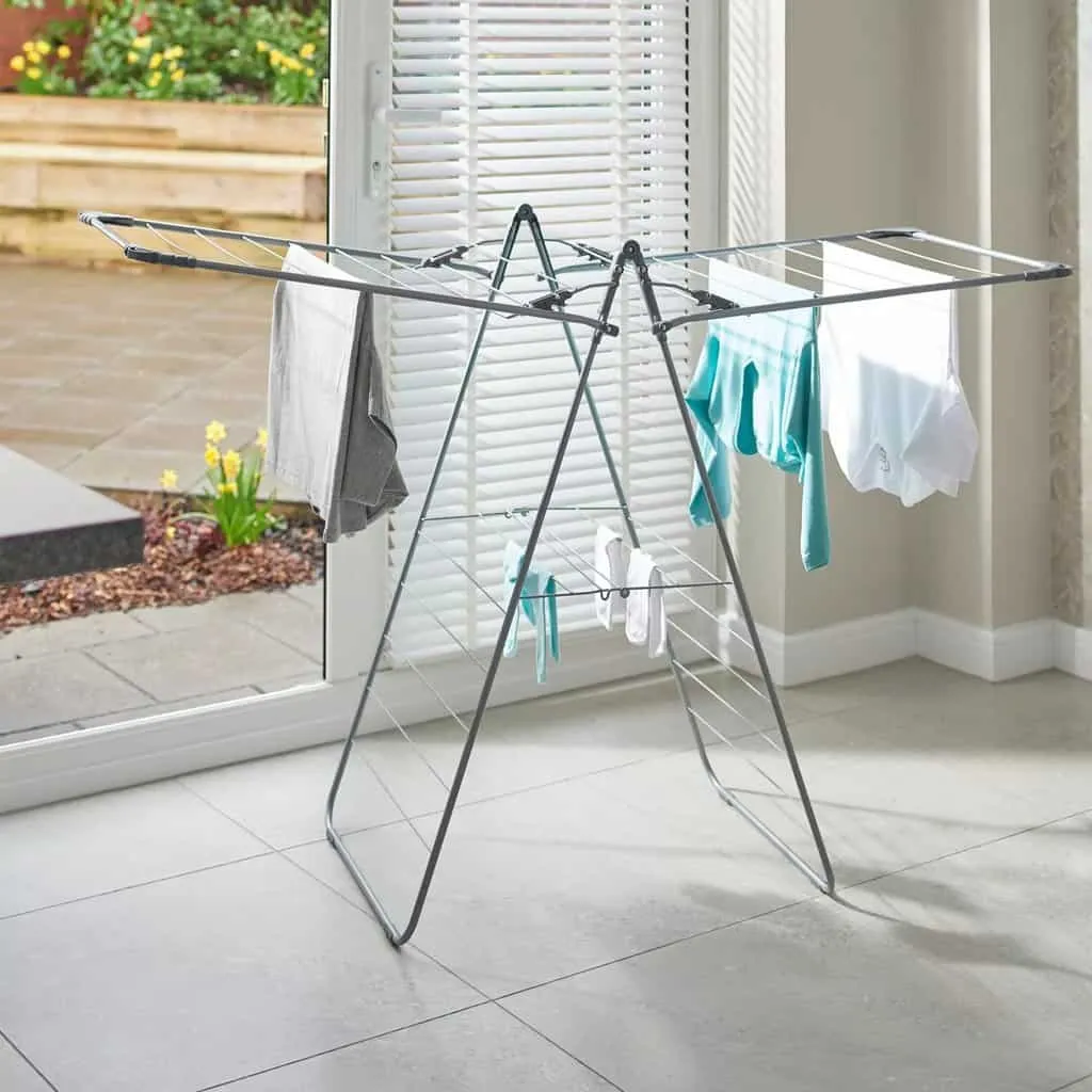 Indoor clothes airer