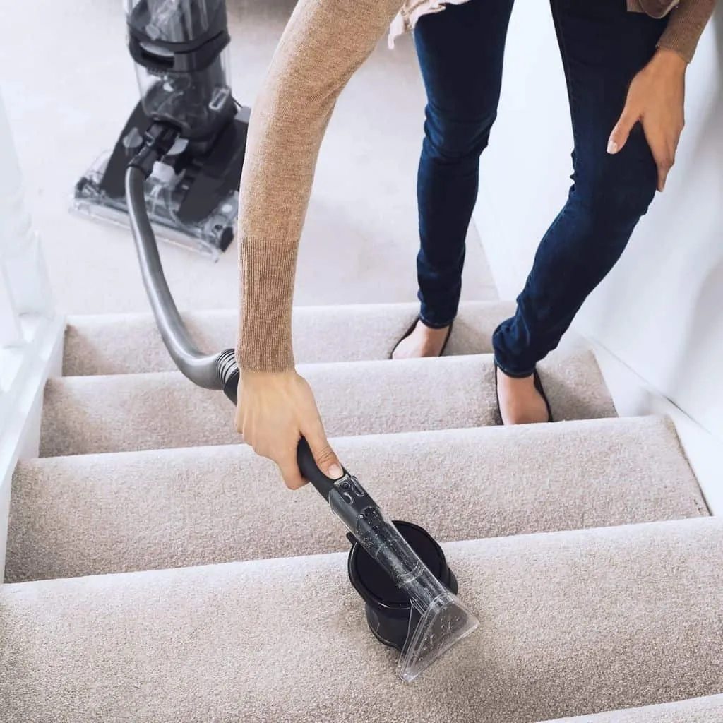 Cleaning stair carpets