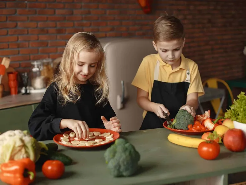 kids preparing healthy food